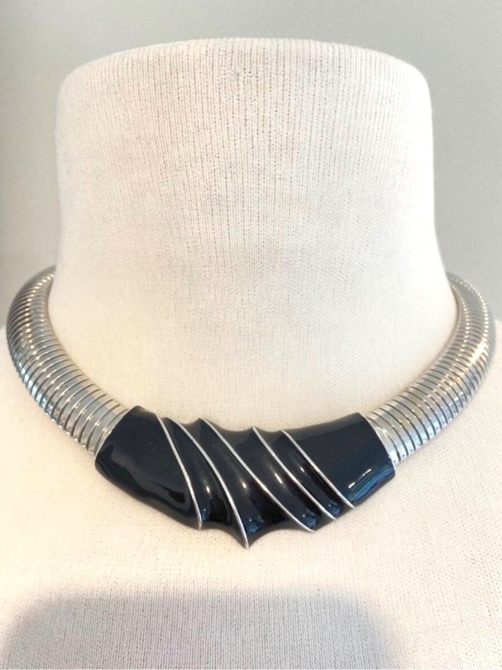 Vintage Silver-Tone Choker Necklace With Black Enamel Centerpiece Unique Sculpte